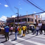 Vecinos de San Marcos exigen concluir obra a Secretarías Municipales en la calle García Moreno, centro de Cumbayá.